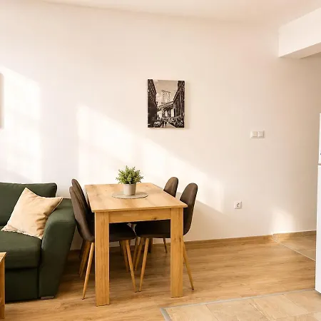 Urban Oasis Free Parking Apartment *